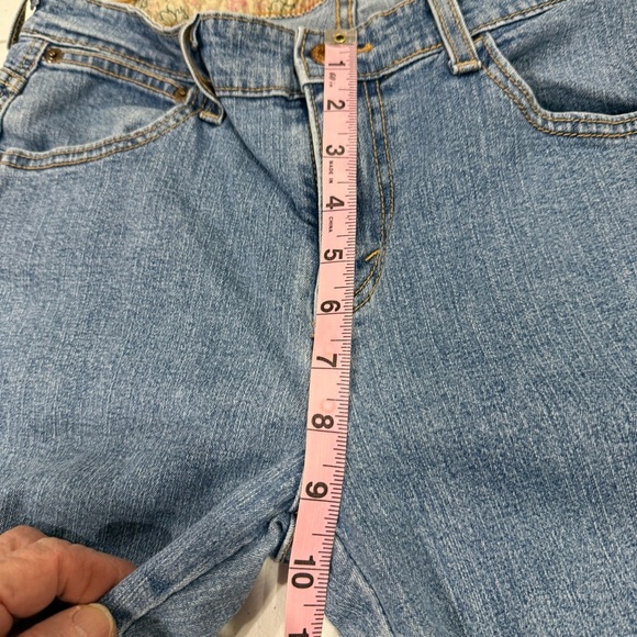 Levi's Classic Capris Medium Wash Cropped Jeans 5-pocket Women's Size 8 - Picture 7 of 13